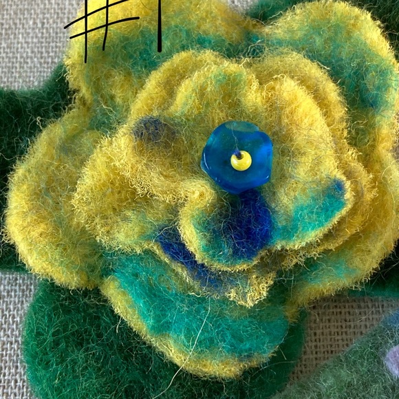 Hand Felted Floral Pins Brooches - Picture 3 of 7